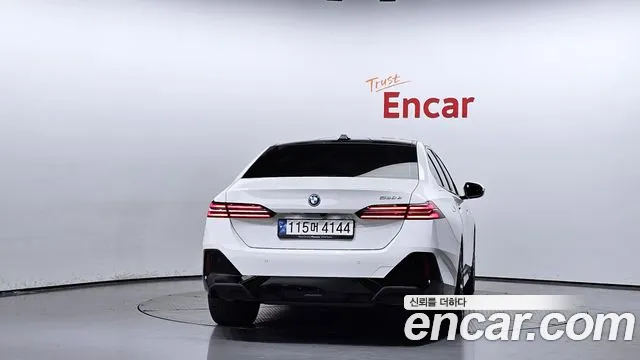 BMW 5 Series (G60) id 2810689 из Кореи 14