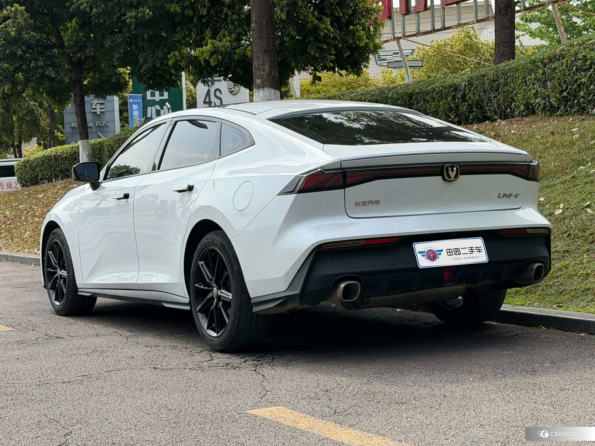 Chang'an UNI-V 2023 Белый из Китая, фото 4