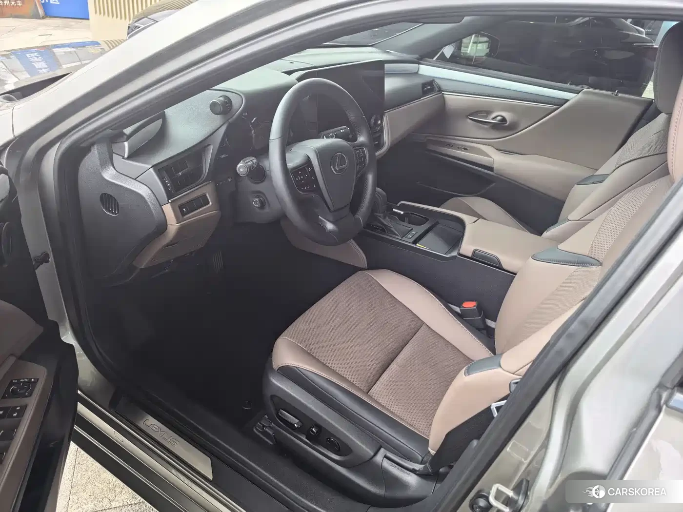 Lexus ES 2025 Champagne/brown из Китая, фото 4