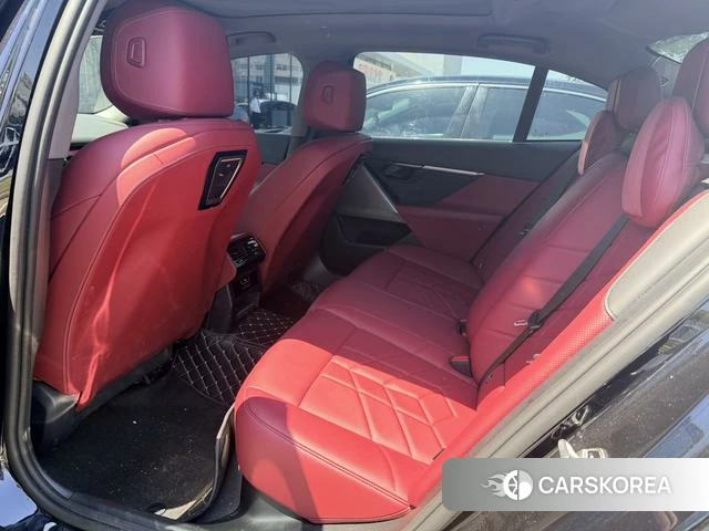 BMW 5 series 2025 Черный из Китая, фото 4