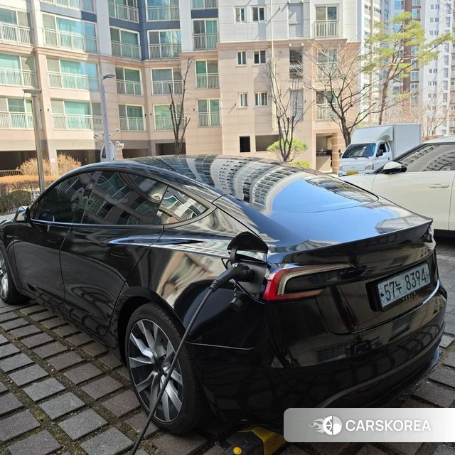 Tesla Model 3 2024 Красный из Кореи, фото 6