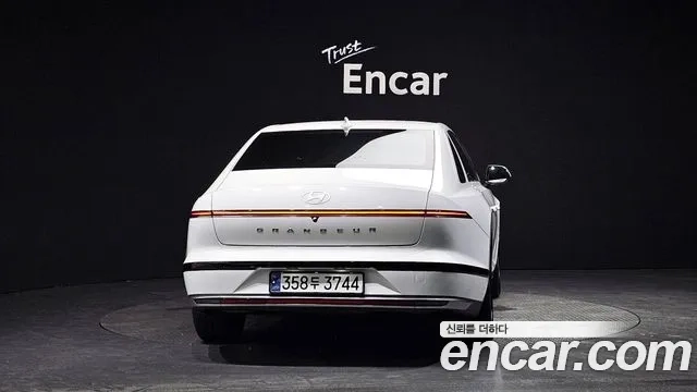 Hyundai Grandeur (GN7) id 2935000 из Кореи 14