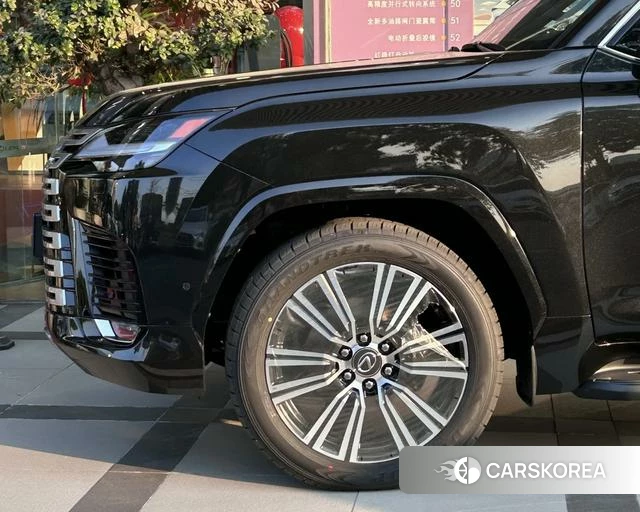 Lexus LX 2025 Черный из Китая, фото 4