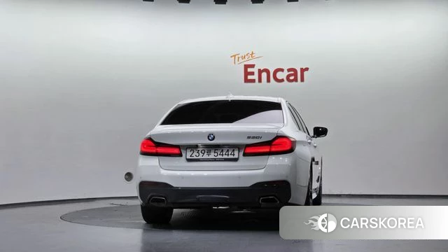 BMW 5 Series (G30) id 4750344 из Кореи 14