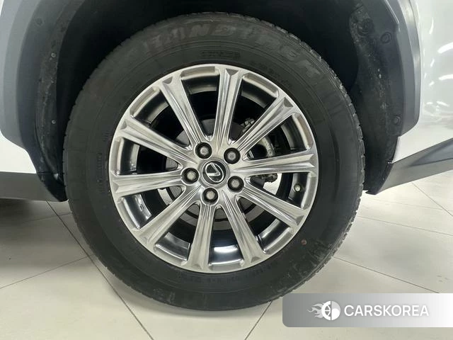 Lexus NX id 4207661 из Китая 17