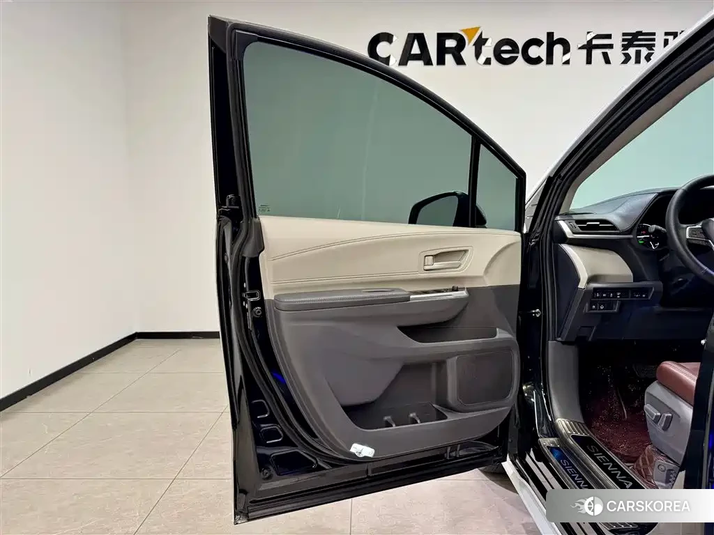 Toyota Sienna id 4599736 из Китая 23