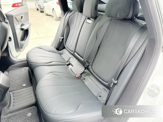 Mercedes-Benz EQE 2023 Белый из Китая, фото 4