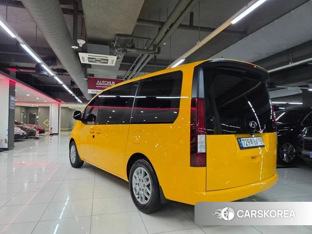Hyundai Staria 2022 Желтый из Кореи, фото 6