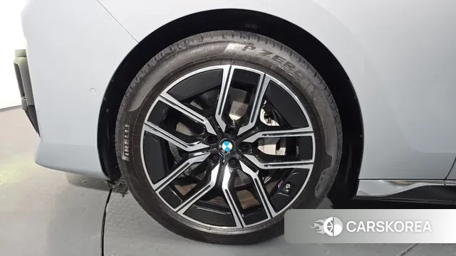 BMW 7 Series (G70) id 3571459 из Кореи 14