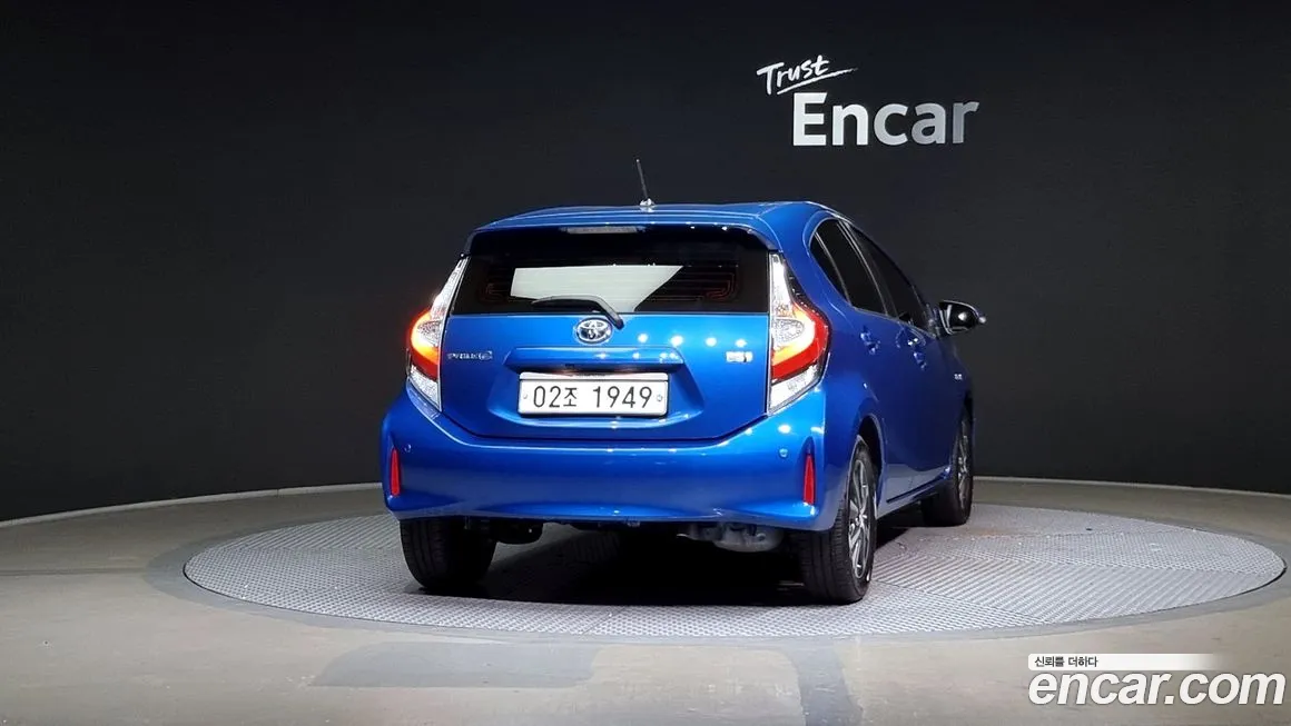 Toyota Prius C id 1911114 из Кореи 14