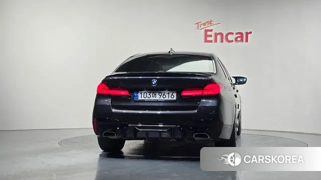 BMW 5 Series (G30) id 3452865 из Кореи 14