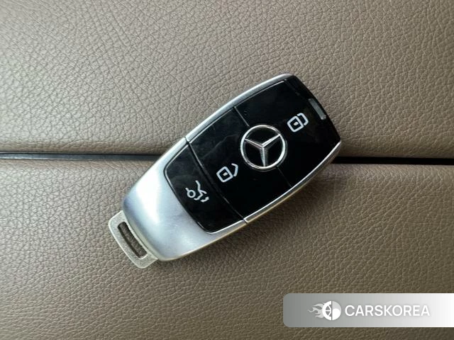 Mercedes-Benz E-class id 4258186 из Китая 22