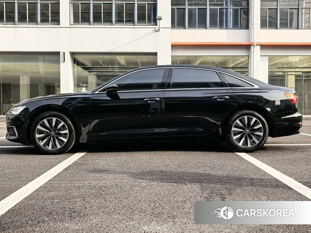 Audi A6L id 4239169 из Китая 13