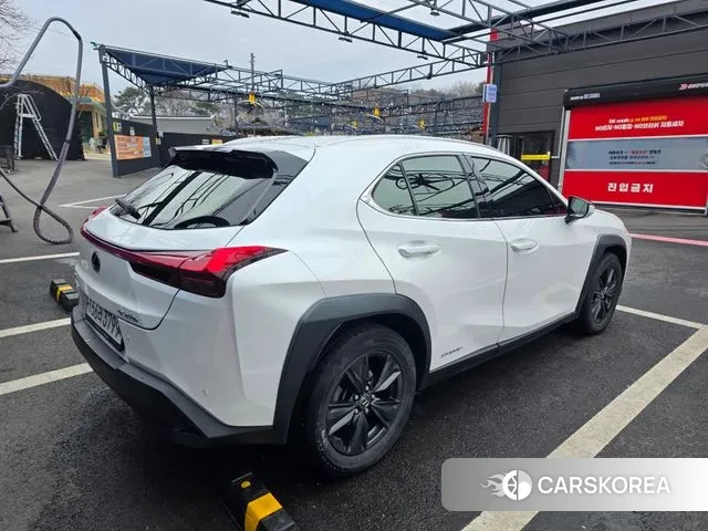 Lexus UX250h id 3514038 из Кореи 7