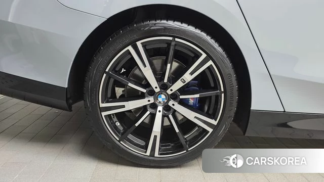 BMW 5 Series (G60) id 4734804 из Кореи 31