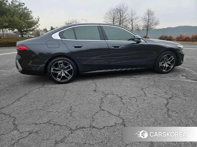 BMW 5 Series (G60) id 3739551 из Кореи 11