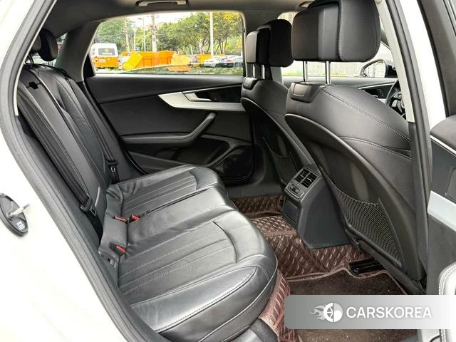 Audi A4L 2022 Белый из Китая, фото 4