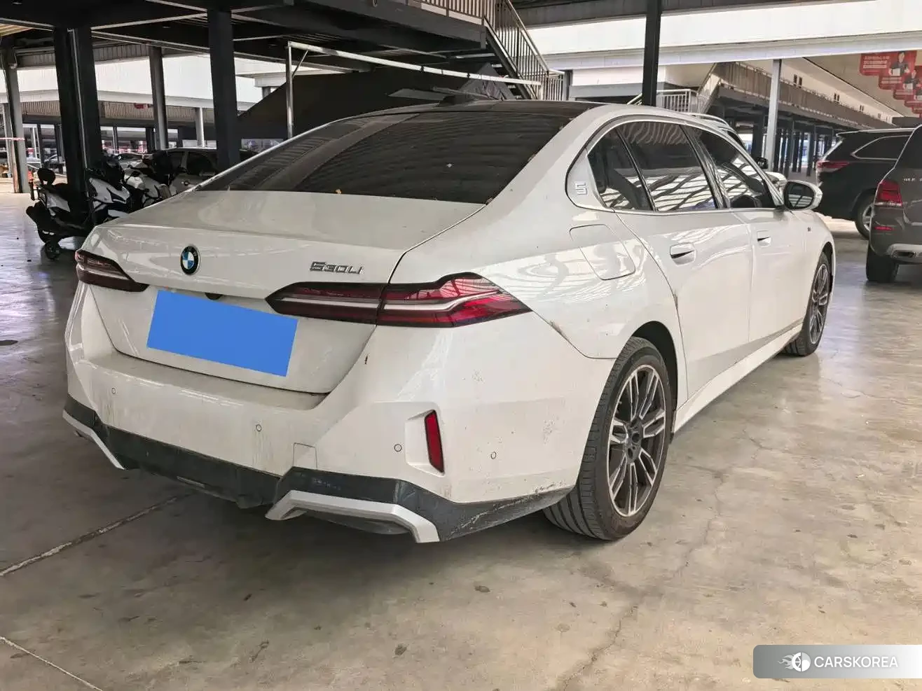 BMW 5 series 2025 Белый из Китая, фото 4