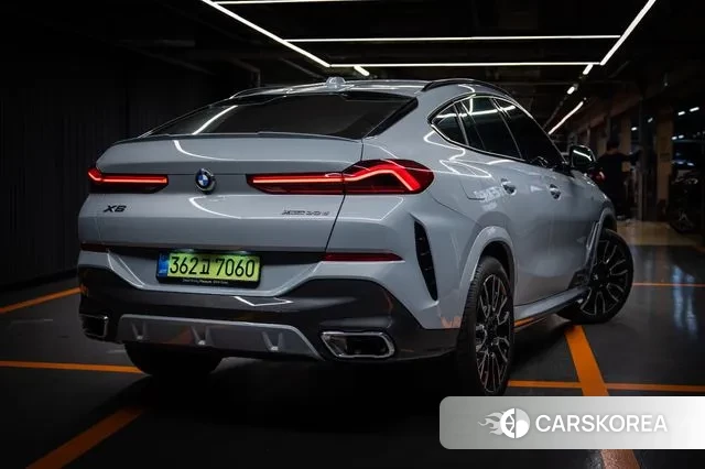 BMW X6 (G06) 2025 Светло-серебряный цвет из Кореи, фото 4