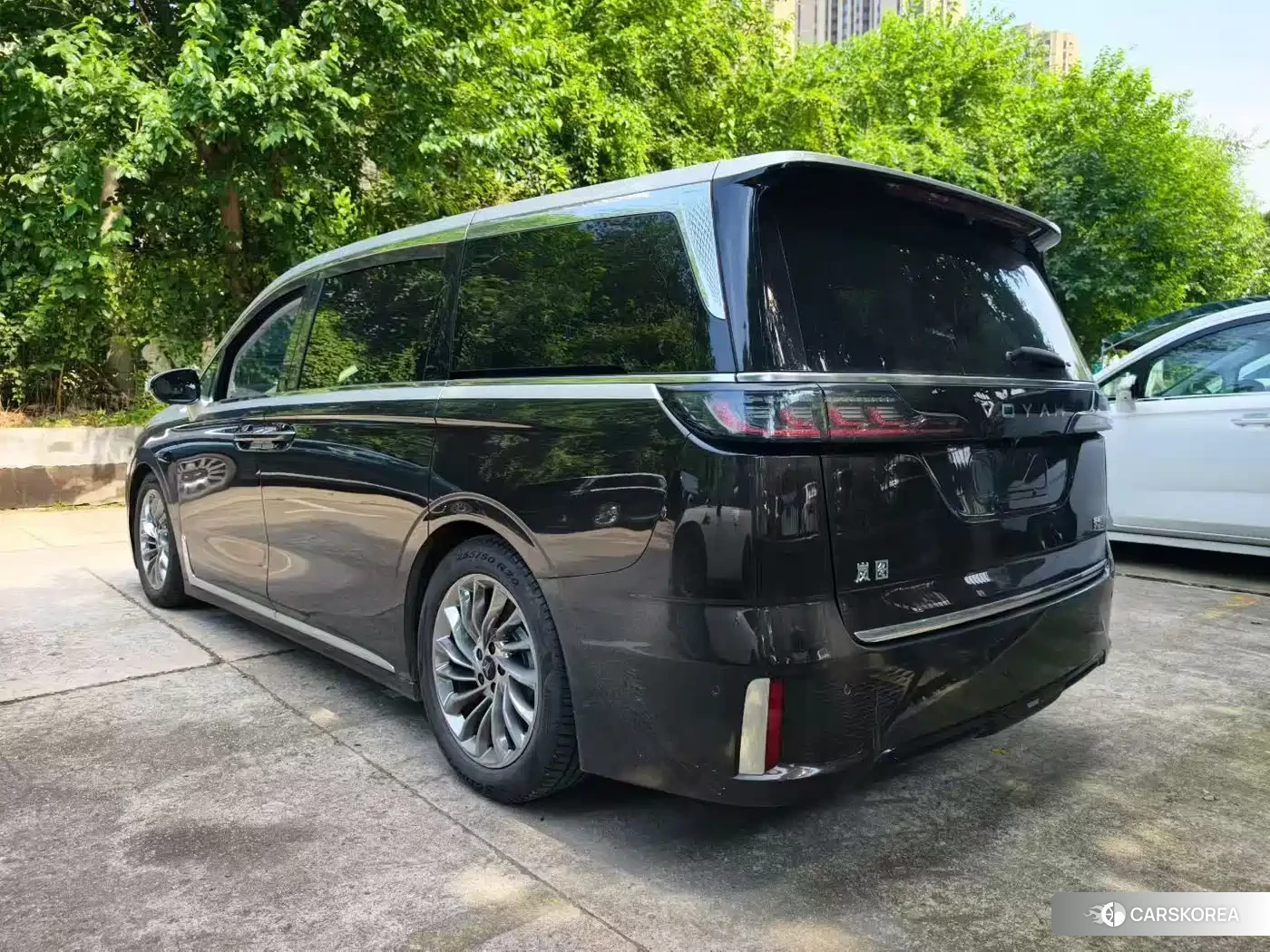 Lantu Automobile Lantu Dreamer id 4576843 из Китая 12