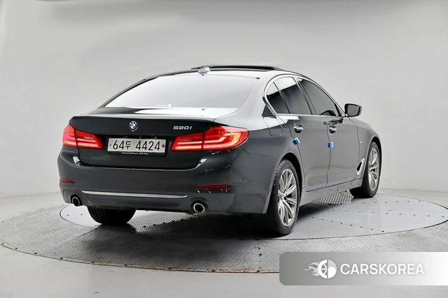 BMW 5 Series (G30) id 4294956 из Кореи 14