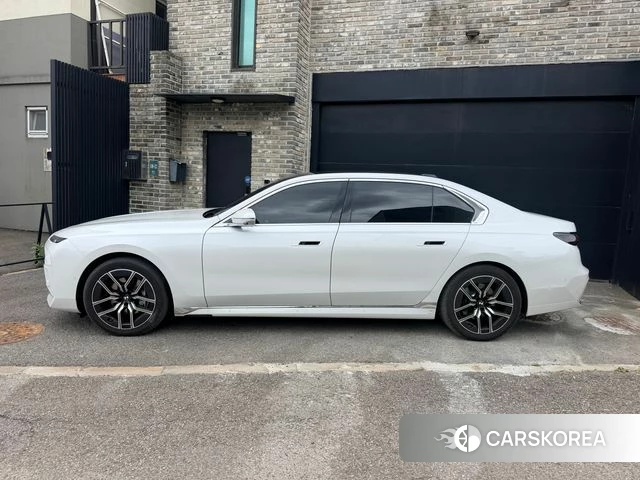 BMW 7 Series (G70) 2026 Белый из Кореи, фото 4
