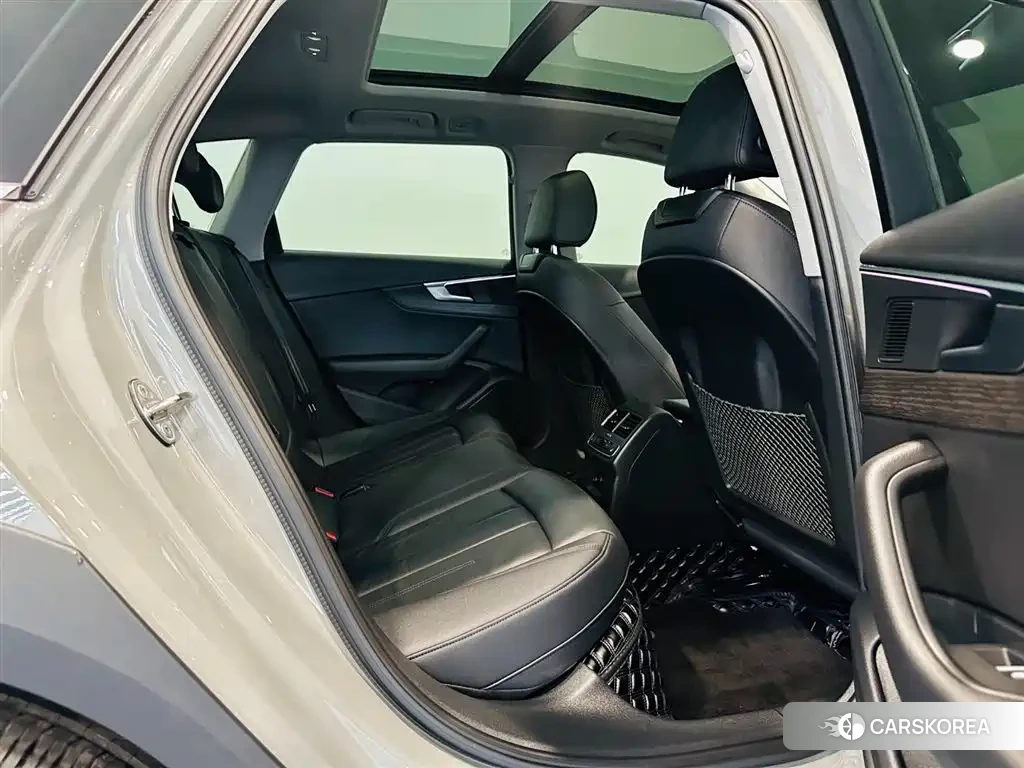 Audi A4L id 4628249 из Китая 9