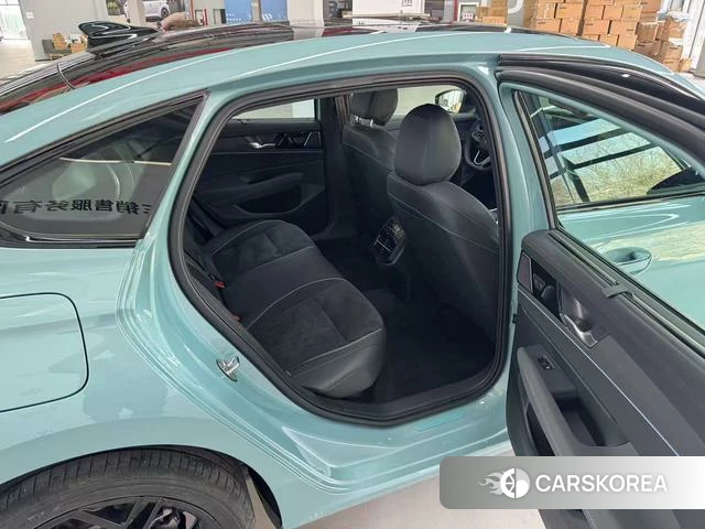 Volkswagen Passat id 4291546 из Китая 7