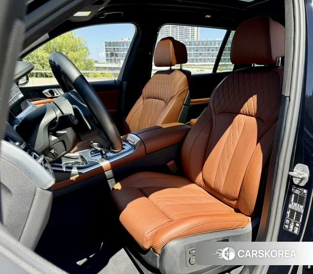 BMW X7 2021 Черный из Китая, фото 4