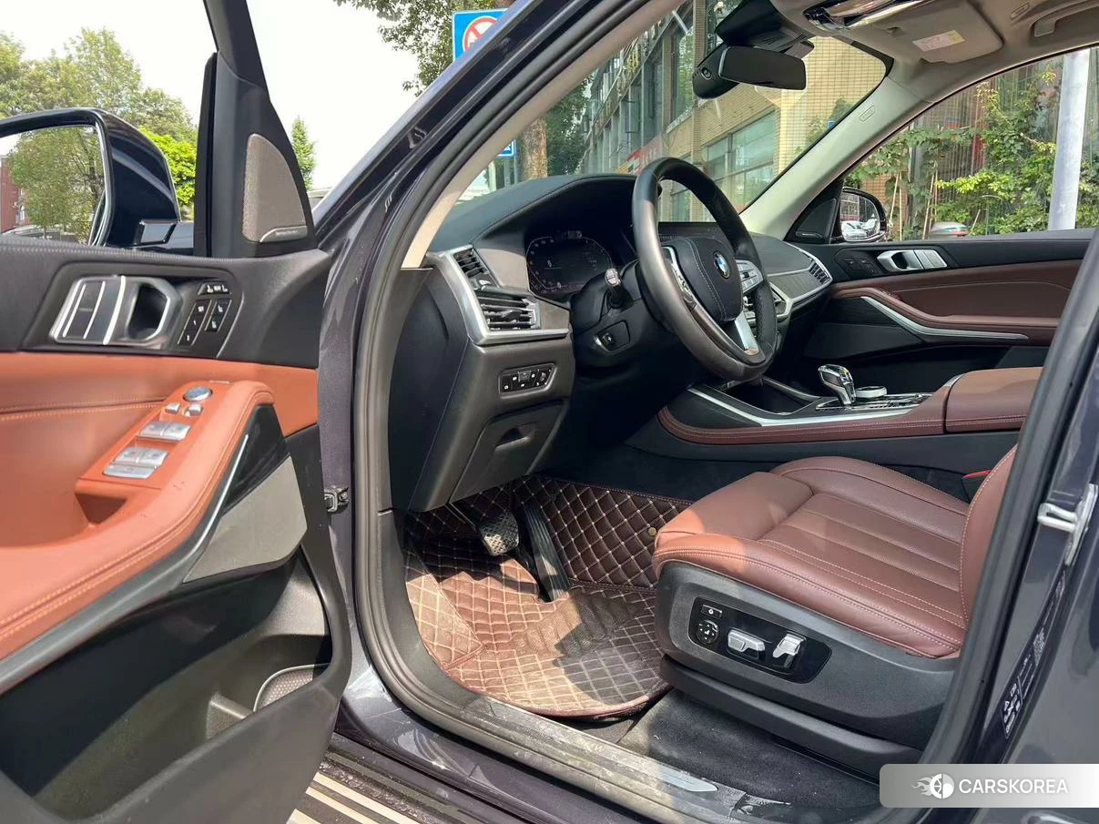 BMW X7 2020 Темно-серый из Китая, фото 6