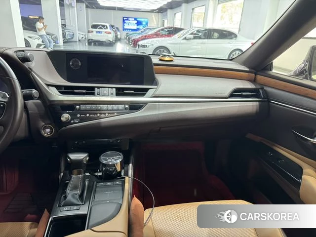Lexus ES 2021 Белый из Китая, фото 4