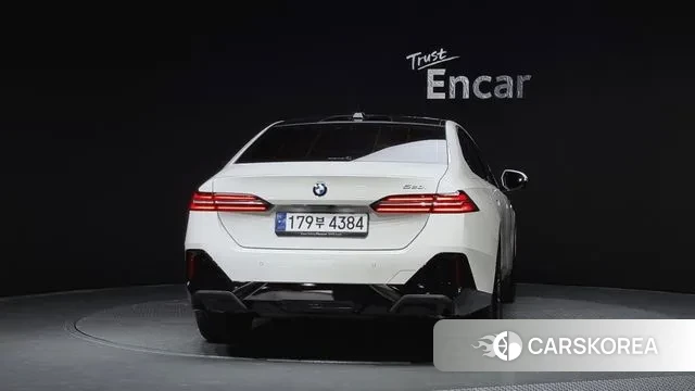 BMW 5 Series (G60) id 3353901 из Кореи 14