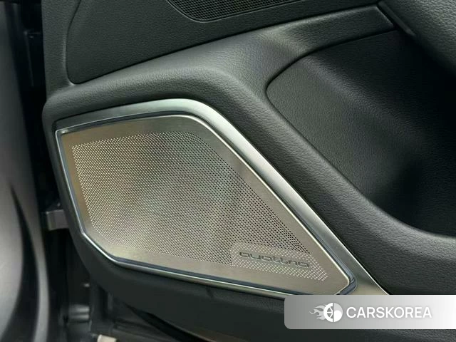 Audi A7L 2024 Серебристо-серый из Китая, фото 4