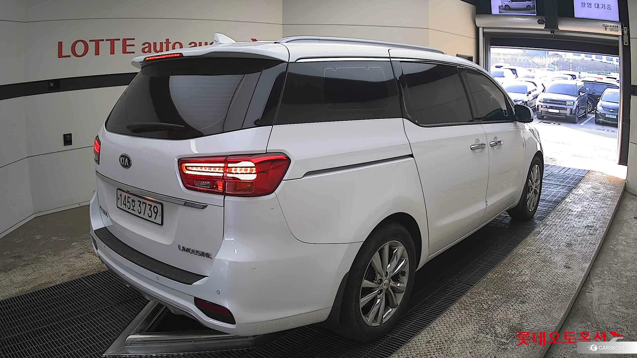 Kia Carnival Limousine id 3882142 из Кореи 32