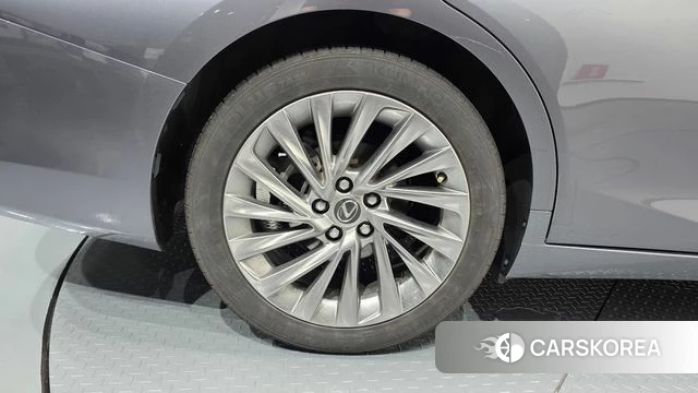 Lexus ES300h 7th generation id 4410703 из Кореи 28