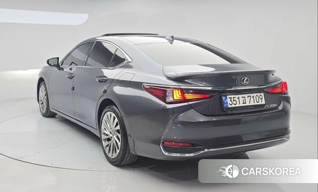 Lexus ES300h 7th generation id 3799138 из Кореи 14