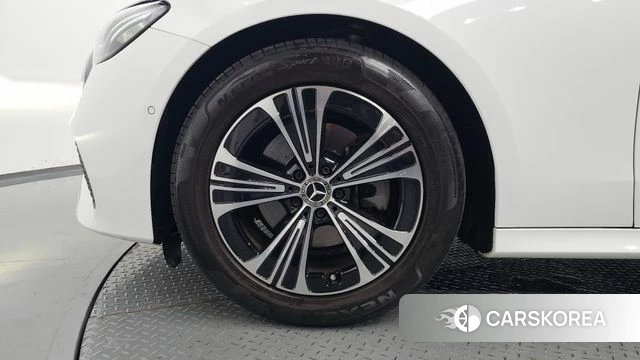 Mercedes-Benz E-Class W214 id 4695984 из Кореи 26