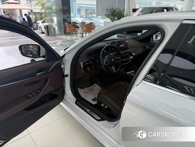 BMW 5 series PHEV id 4256183 из Китая 10