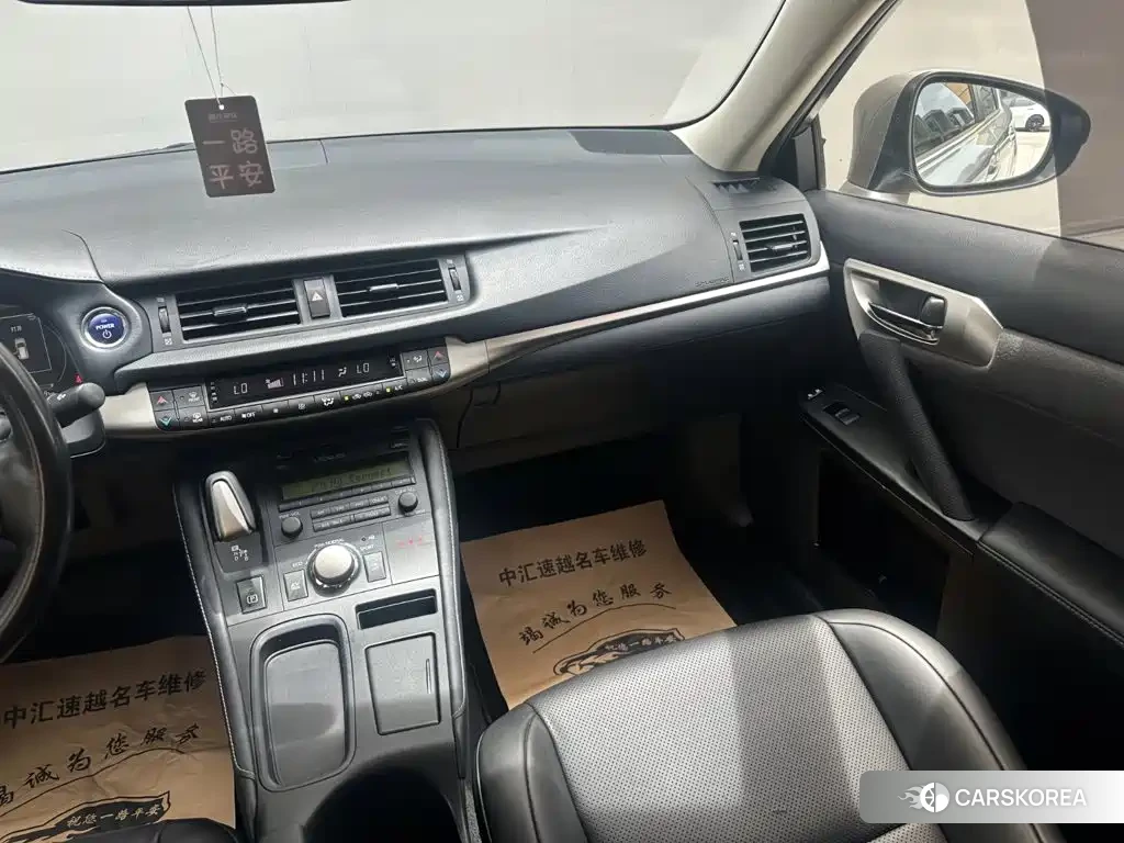 Lexus CT id 4679602 из Китая 7