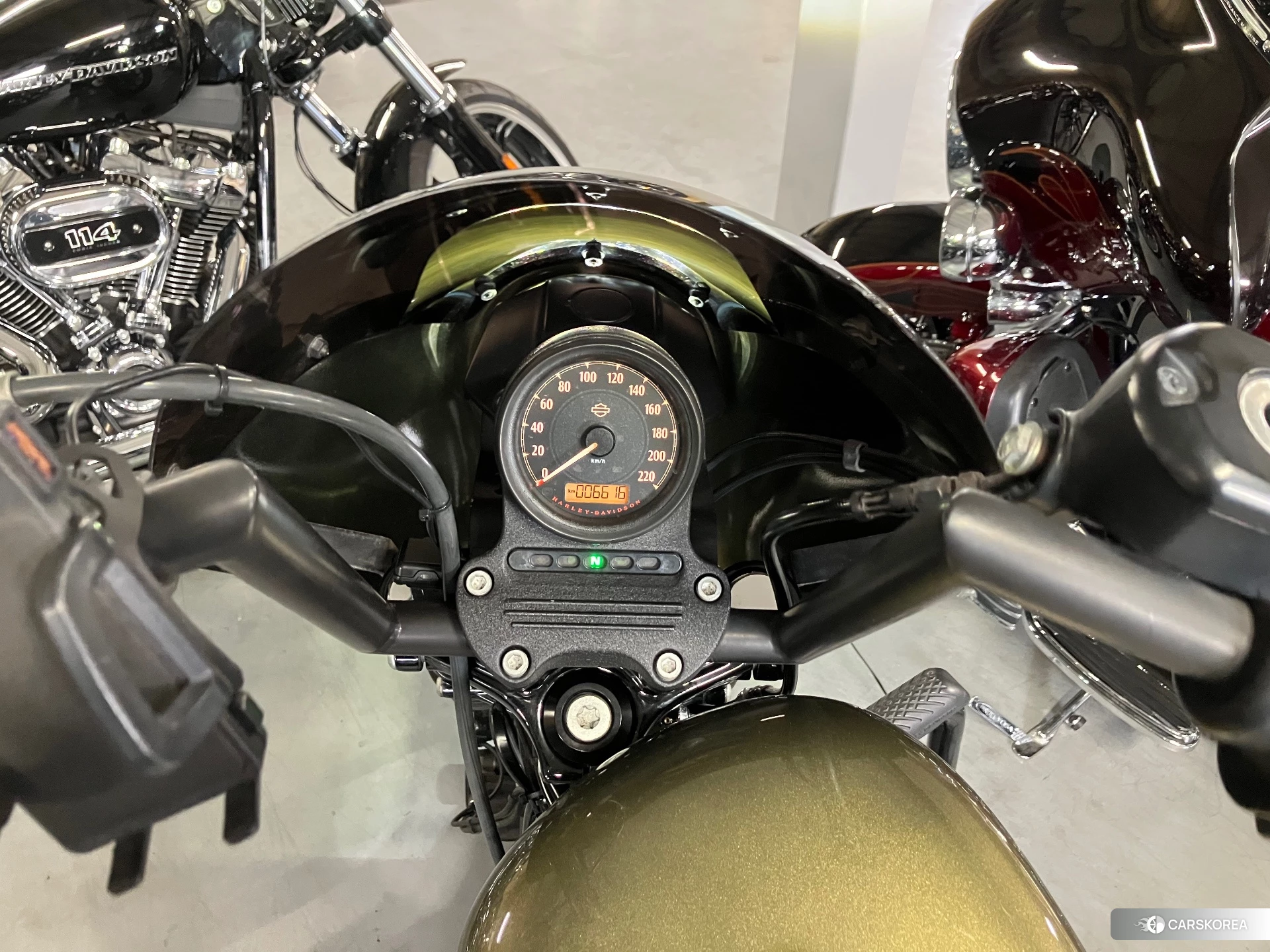 Harley-Davidson Sportster XL883N 2017 из Японии, фото 4