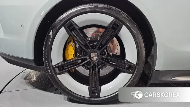 Porsche Taycan id 3131506 из Кореи 14