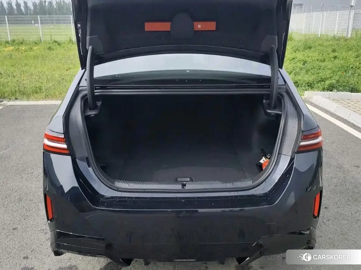 BMW i5 id 4649335 из Китая 8