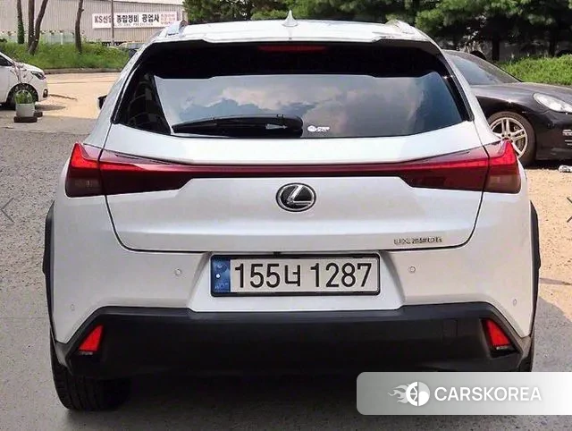 Lexus UX250h id 2978926 из Кореи 14