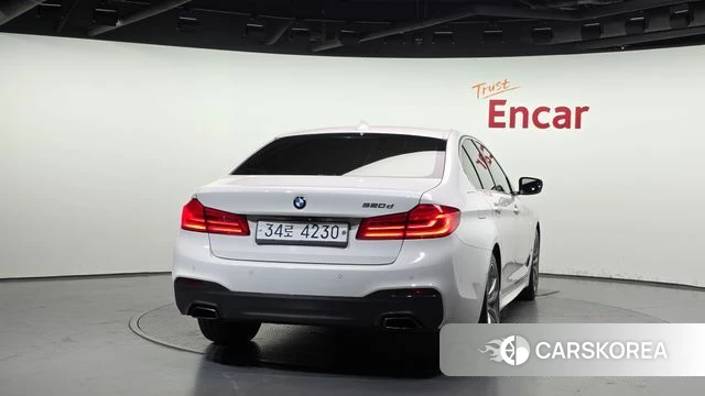 BMW 5 Series (G30) id 4424899 из Кореи 14