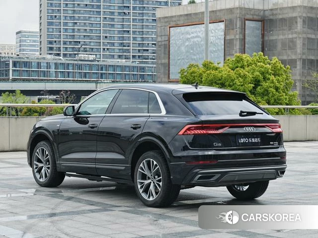 Audi Q8 2022 Черный из Китая, фото 5
