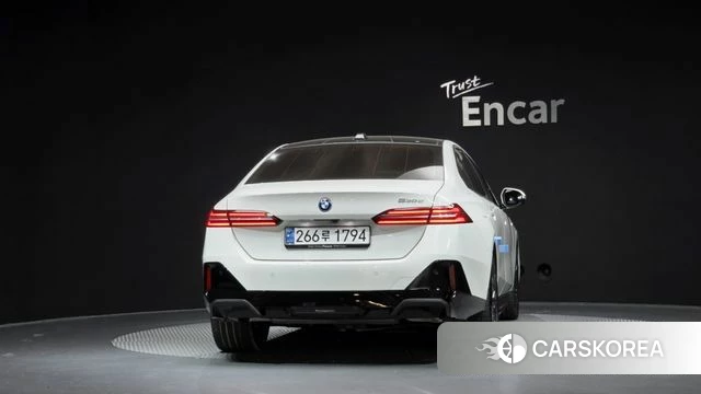 BMW 5 Series (G60) id 4773447 из Кореи 32