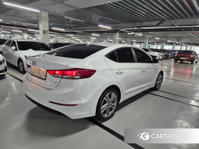 Hyundai Avante AD id 3823946 из Кореи 11