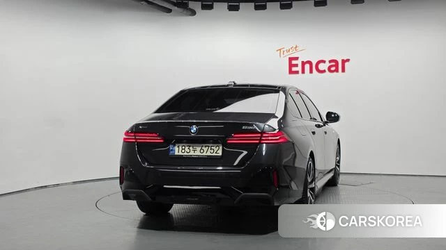 BMW 5 Series (G60) id 4354520 из Кореи 29