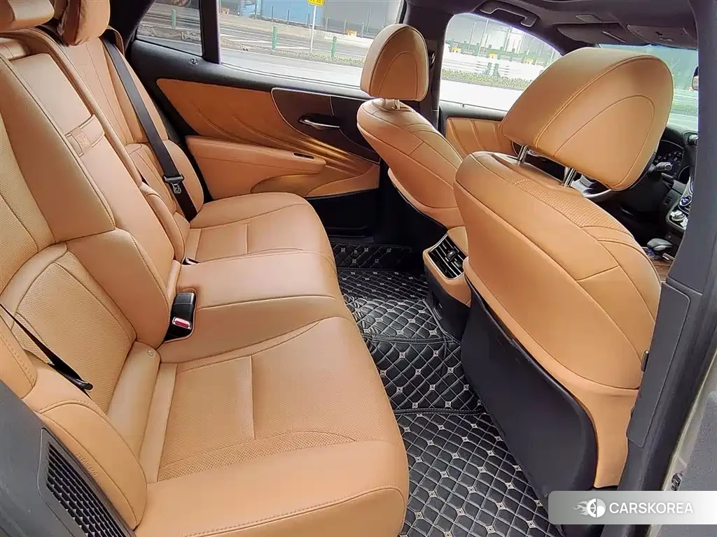 Lexus LS 2021 Champagne/brown из Китая, фото 4