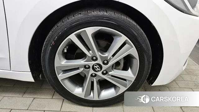 Hyundai Avante AD id 3602420 из Кореи 14